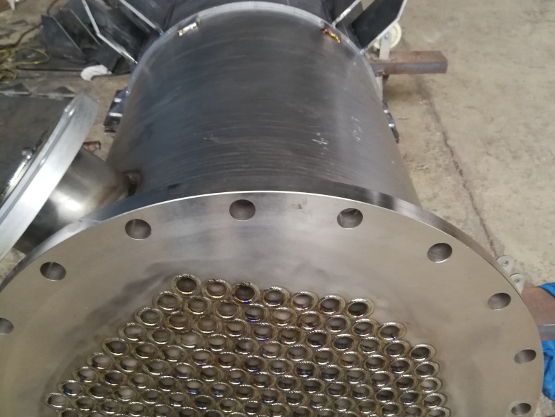 鈦鋼復(fù)合換熱器